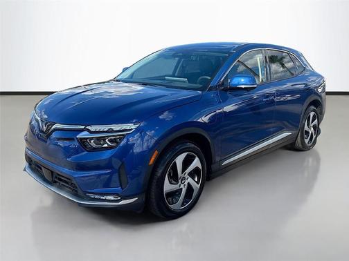 2025 VinFast VF 8 Eco