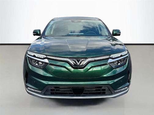 2025 VinFast VF 8 Eco