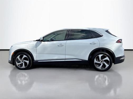 2025 VinFast VF 8 Eco