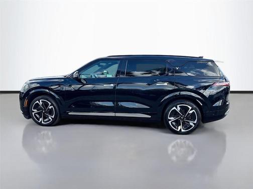 2024 VinFast VF 9 Plus