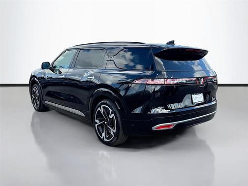 2024 VinFast VF 9 Plus