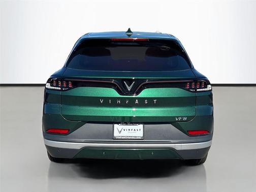 2025 VinFast VF 8 Plus