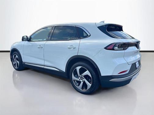 2025 VinFast VF 8 Eco