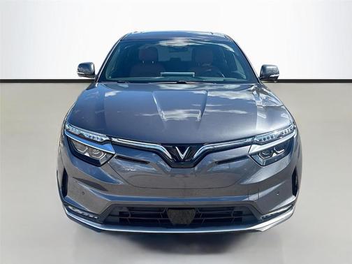 2025 VinFast VF 8 Plus