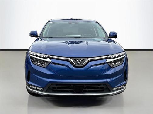 2025 VinFast VF 8 Eco