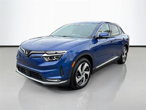 2025 VinFast VF 8 Eco