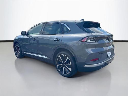 2025 VinFast VF 8 Plus