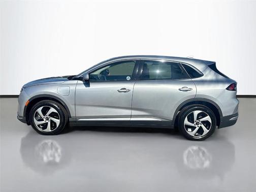 2025 VinFast VF 8 Eco