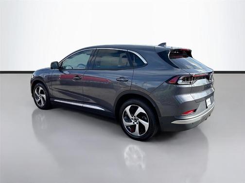 Neptune 2025 VinFast VF 8 Eco