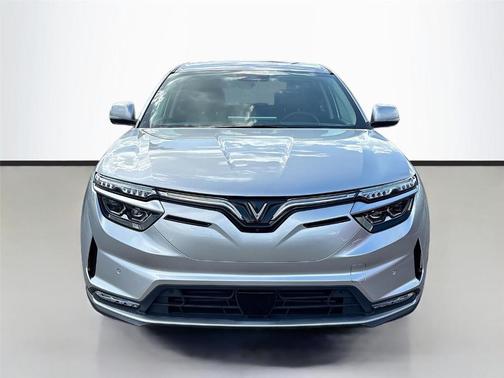 Silver 2025 VinFast VF 8 Eco