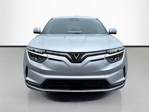 2025 VinFast VF 8 Plus