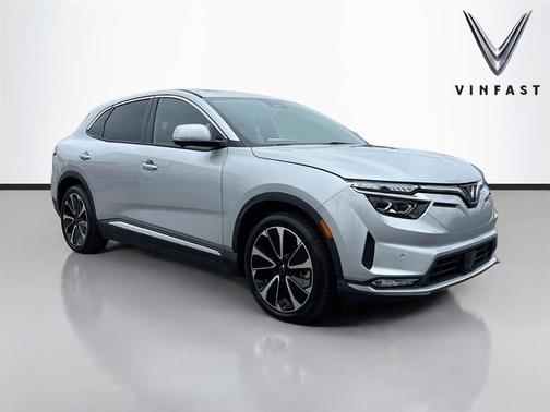 2025 VinFast VF 8 Plus