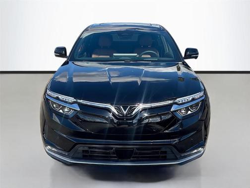 2025 VinFast VF 8 Plus