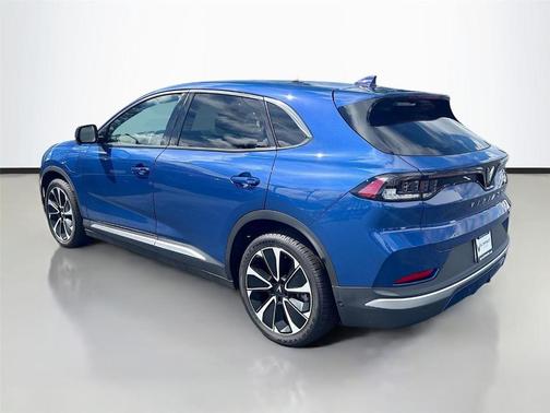 2025 VinFast VF 8 Plus