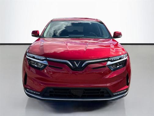 2025 VinFast VF 8 Eco