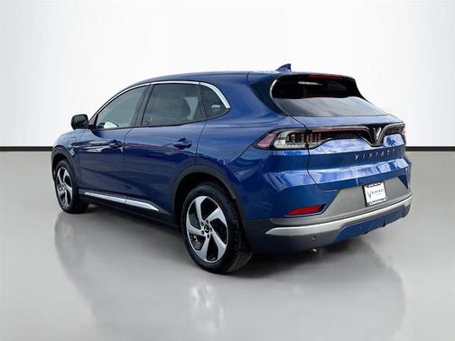 2025 VinFast VF 8 Eco