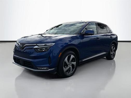 2025 VinFast VF 8 Eco