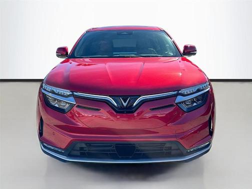 2025 VinFast VF 8 Plus
