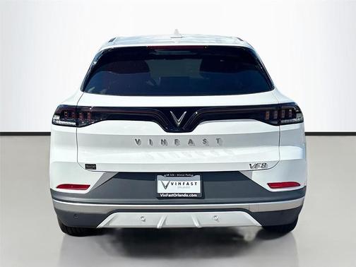 2025 VinFast VF 8 Plus