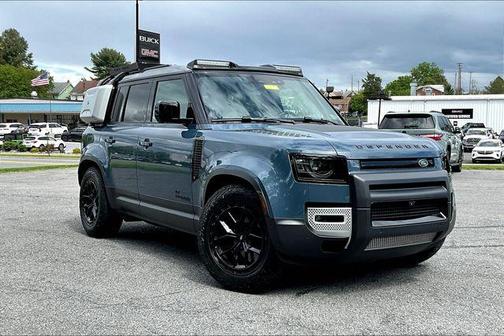 2024 Land Rover Defender P500 SE