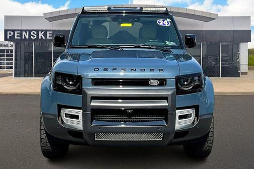 2024 Land Rover Defender P500 SE