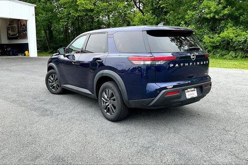 2022 Nissan Pathfinder S