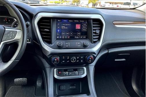 2022 GMC Acadia SLE
