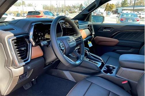 2025 GMC Canyon AT4