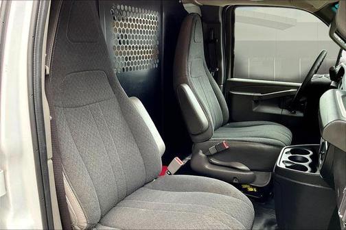 2023 GMC Savana 2500 Work Van