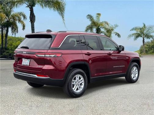 Velvet Red Pearl Coat 2023 Jeep Grand Cherokee Laredo
