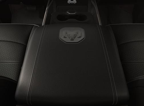 Diamond Black Crystal Pearlcoat 2026 RAM 2500 Laramie Crew Cab 4x4 6'4' Box