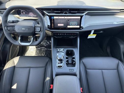 Diamond Black Crystal Pearlcoat 2026 Jeep Cherokee Limited