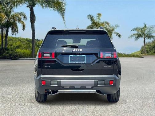 Diamond Black Crystal Pearlcoat 2026 Jeep Cherokee Limited