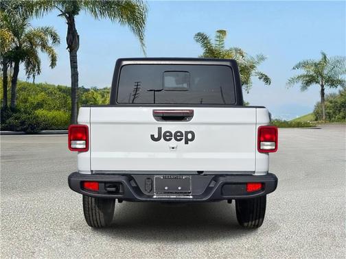 Bright White Clearcoat 2026 Jeep Gladiator Sport S