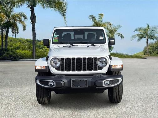 Bright White Clearcoat 2026 Jeep Gladiator Sport S