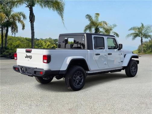 Bright White Clearcoat 2026 Jeep Gladiator Sport S