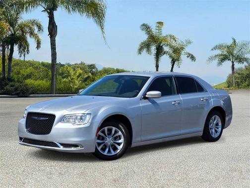 Silver Mist Clearcoat 2023 Chrysler 300 Touring