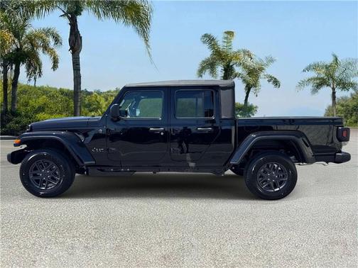 Black Clearcoat 2026 Jeep Gladiator Sport S