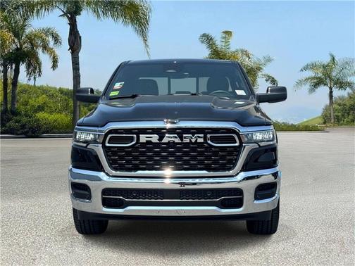Diamond Black Crystal Pearlcoat 2026 RAM 1500 Tradesman
