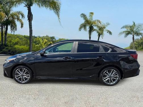 Aurora Black 2023 Kia Forte GT-Line