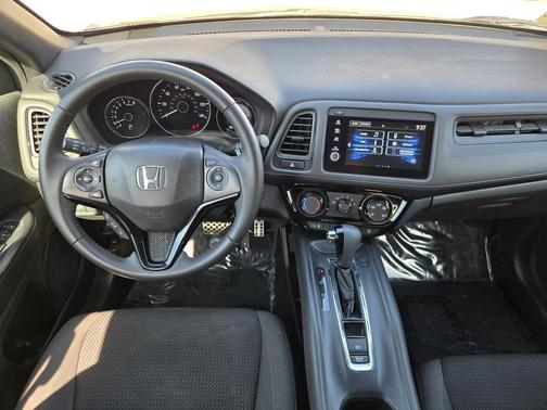 Platinum White Pearl 2022 Honda HR-V 2WD Sport