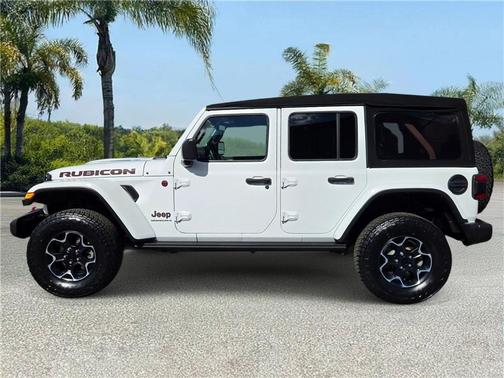 Bright White Clearcoat 2023 Jeep Wrangler Rubicon