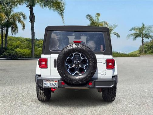 Bright White Clearcoat 2023 Jeep Wrangler Rubicon