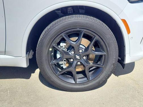DB Black Clearcoat 2026 Dodge Durango GT AWD HEMI V8