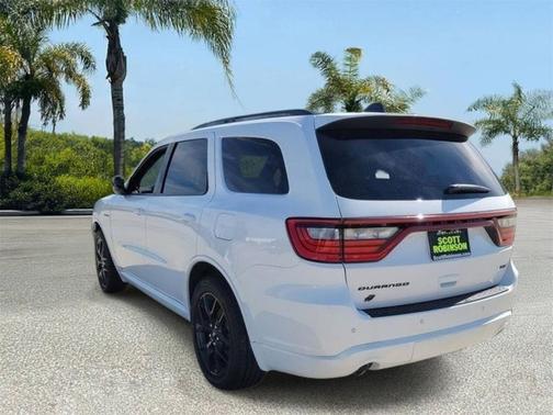 DB Black Clearcoat 2026 Dodge Durango GT AWD HEMI V8
