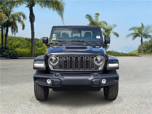 Black Clearcoat 2026 Jeep Gladiator Sport S