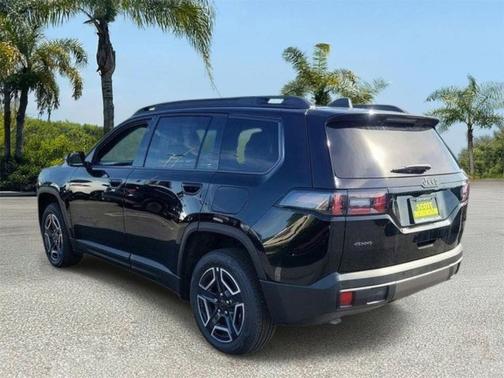 Diamond Black Crystal Pearlcoat 2026 Jeep Cherokee Limited