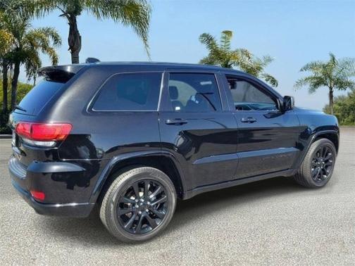 Diamond Black Crystal Pearlcoat 2019 Jeep Grand Cherokee Altitude