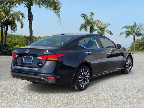 Super Black 2023 Nissan Altima 2.5 SV