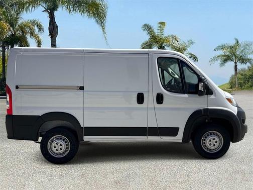 Bright White Clearcoat 2026 RAM ProMaster 1500 Low Roof